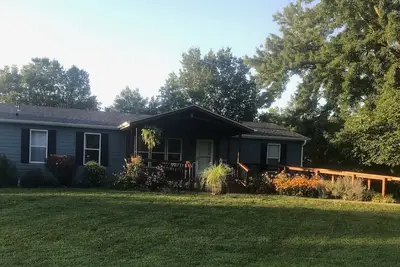 Image de Beautiful country setting minutes away from Mizzou and Katy trail access!