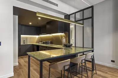 Luxe Executive Getaway | 2 Bed 2 Bath |