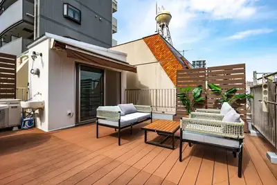 Jr Line Neko and Mado