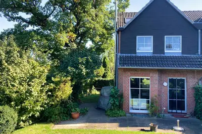 Image de Family-friendly terraced house with garden, terrace & beach chair