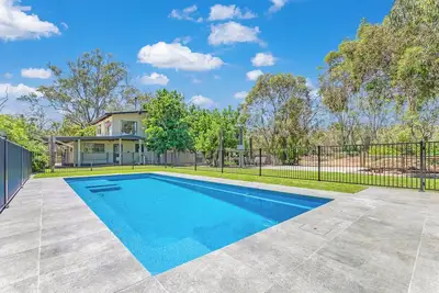 Image de Echuca 265 - Your Rustic Retreat with Pool