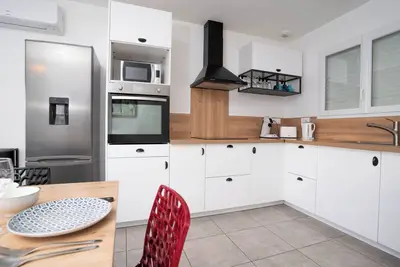 Image de Villa moderne de plain-pied, animaux bienvenus.