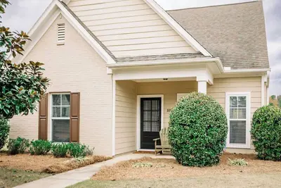Image de 3-bedroom house in charming Oxford-1. 8 miles to Ole Miss Campus