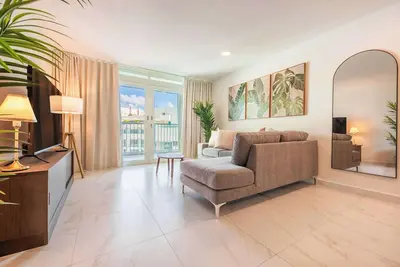 Image de Oasis 2br/2Bath Steps from Beach + Parking @ Esj