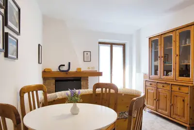 Image de Lòbia in via Parrochiale - app. Legno (P2)