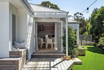 Image de Seastream Haven Stylish Coastal Escape with Garden