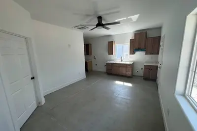 Image de Charming 1-bedroom house in Visalia's Downtown Historic District with Ac