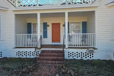 Image de Delightful 4-Bedroom & 3 Bathroom House in Historic Marion, Sleeps 8