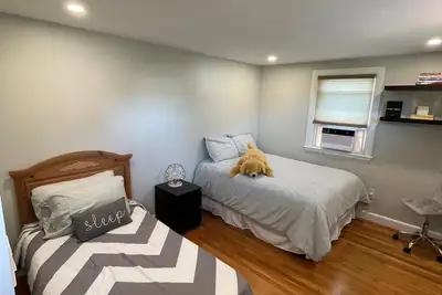 Image de Salem/Boston Charming Family friendly home with private hot tub! ! !