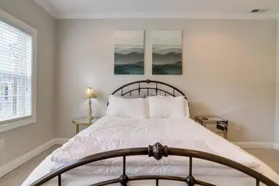 Image de Rfk spacious home w/free on-street parking