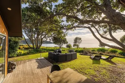 Image de Pohutukawa Beachfront in Whangapoua/New Chums