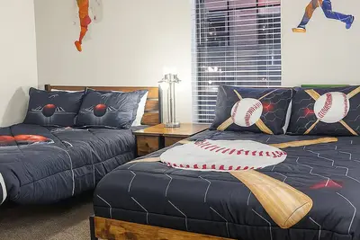 Image de Sports Fan Getaway 2 mi to At&T Stadium Pool/Gym Near Entertainment District