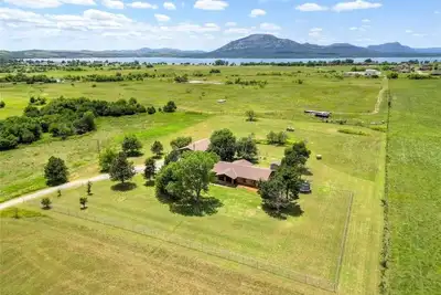 Image de Gorgeous Retreat on 10 Private Acres | Sleeps 7!