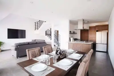 Image de Modern House with Jacuzzi & Grill 3br