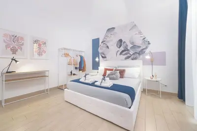 Luxury Vatican Home - Private Garden