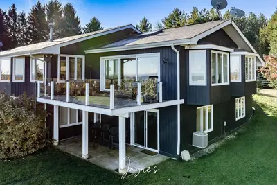 Image de Lovely 4 bedroom, 3 bathroom home with spectacular views