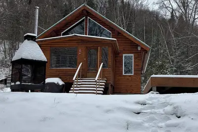 Chalet rustique bord de lac.