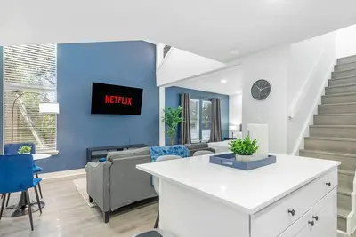 Image de 6 Min to Love Field – Cozy 2br with Parking