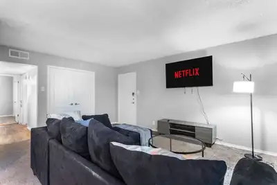 Image de Walk to At&T Stadium - Modern 2br Game Day Stay