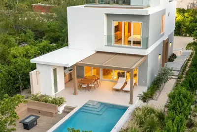 Image de Brand New Villa Between 2 Blues, Beachwalk Villa 5