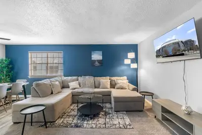 Image de Clean & New 2 Bd - 2 Min Walk To At&T Stadium