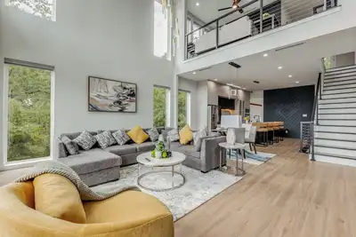 Image de Luxury Newly Built 4 Br 4 Bath Home w/ Rooftop and Grill!