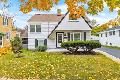 Image de Bright & Cozy Elmhurst Stay • 3br/2ba