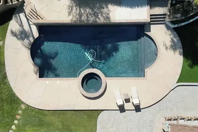 Image de Sprawling 5 Acre Mansion with State of the Art Golf Simulator + Pickleball Court