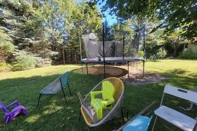 Image de Spacious 5-bedroom house in charming Aurora with fitness room and sauna