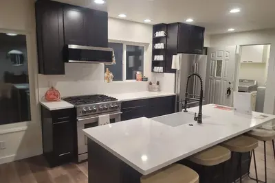 Image de Wooded Family Getaway, Hot Tub, Trails, Fire Pit