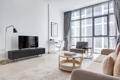 Image de Blueground | Jaddaf Waterfront, pool, nr Dubai Creek