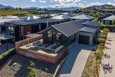 Image de Mountainlight Escape - With Lake and Alpine Views