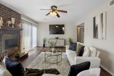 Image de Charming corporate apartment with Ac in Germantown