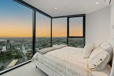 Image de Skyrise City Apartment with Pool Gym & Sauna