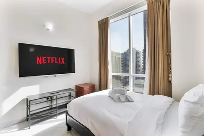 Image de 2-Bedroom Haven with Canal View near The Els Club