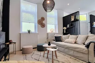 Image de Canopée du Nord: Spacieuse maison moderne