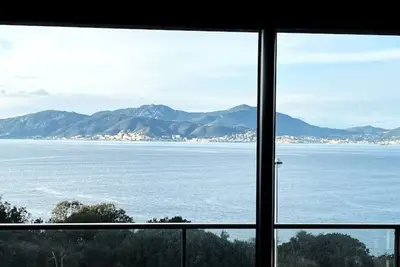 Image de appartement T3 offrant une vue exceptionnelle sur la presqu’île d’Isolella