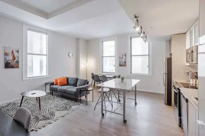 Image de Two CozySuites Sky Central Rooftop, Pool #29