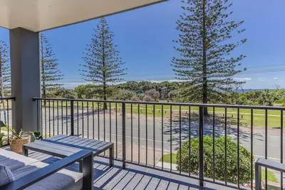 Image de Layback on Marine - 4/256 Marine Parade