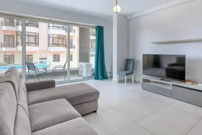 Image de Spacious 3br in Qawra w/ Balconies & Coastal Vibe