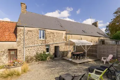 Image de Maison mitoyenne avec jardin près des plages, animaux acceptés