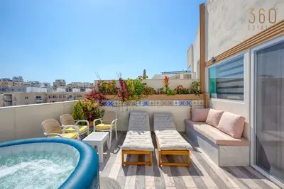 Image de SunSoaked Msida Penthouse with Hot Tub w/Wifi & Ac