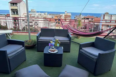 Image de Fiumara Terrace:  a stone's throw from downtown and the sea. free parking