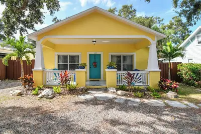 Image de Charming Dunedin Bungalow! Easy Walk to Downtown!