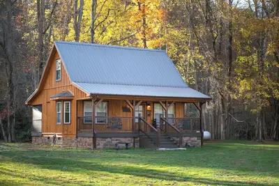 Image de Bearly Livin! New Cabin On 2 Acres & 1000 Ft Of Private Smokies Trout Stream!