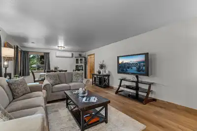 Image de New! Diamond Retreat – Peaceful Bend Hideaway Near Old Mill & Trails