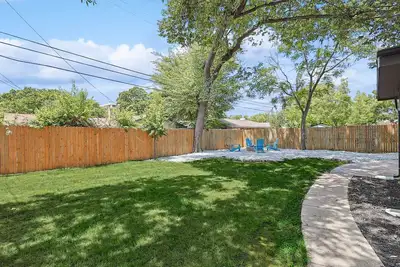 Image de Bright Modern Home | 3br, 2ba, Fenced Backyard