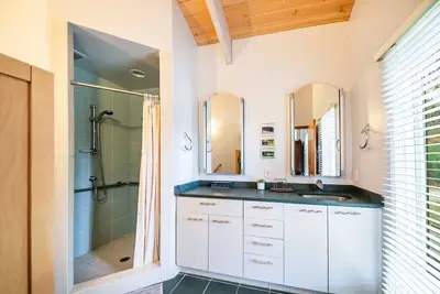 Image de Expansive 3-bedroom house in lovely Williston Vt with pastoral views