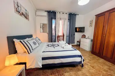 Image de Large Apartment in Tropea Center for max 10 people, free parking, near station