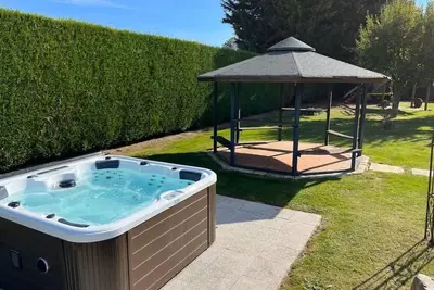Image de Maison de Campagne pour 12 personnes, avec Jacuzzi, Salle de Cinéma et Sauna